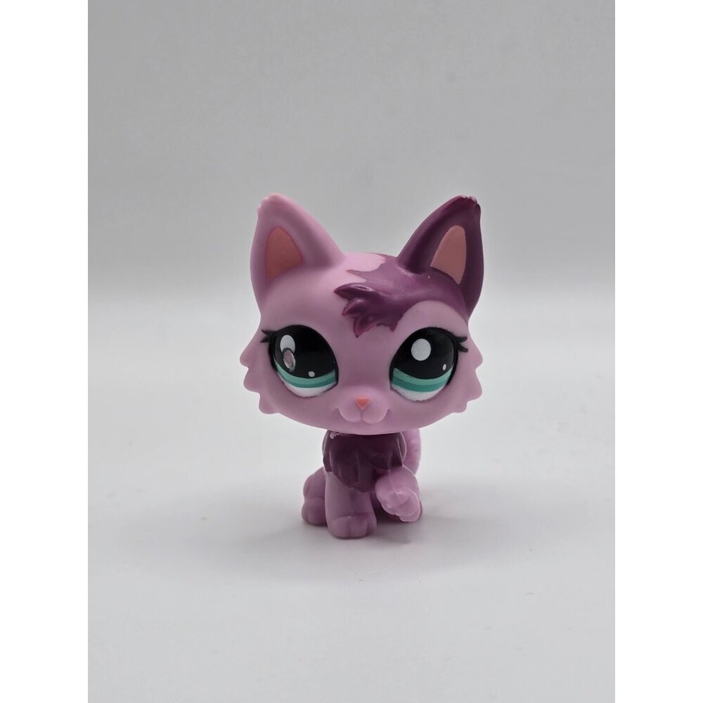 Littlest Pet Shop Authentic # 2465 Pink Purple Paw Up Wolf Cat-PAINT FLAW ON EYE